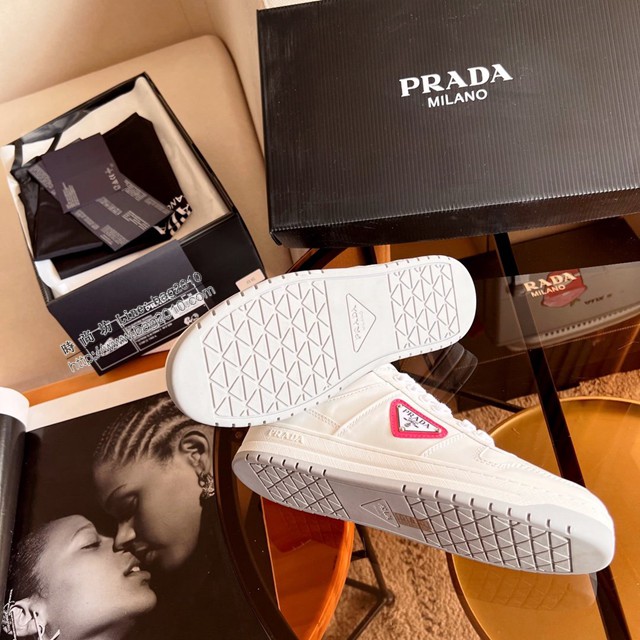 Prada新款女鞋小白鞋 普拉達22年情侶款春夏時髦單品休閒運動潮鞋 dx2865